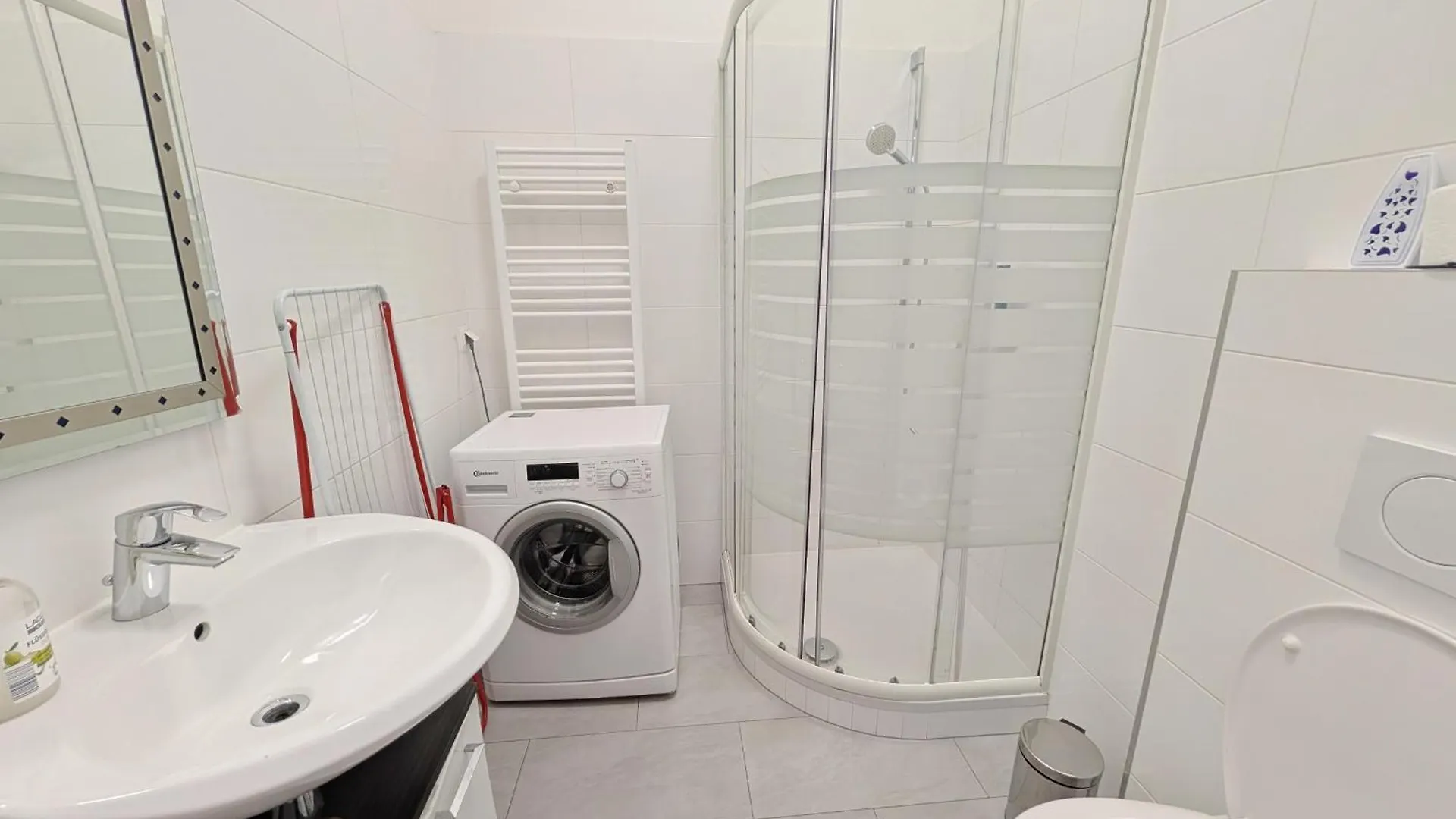 Charming Stay At Maerzstrasse Apartment Close To Vienna Attractions Mz17A Oostenrijk
